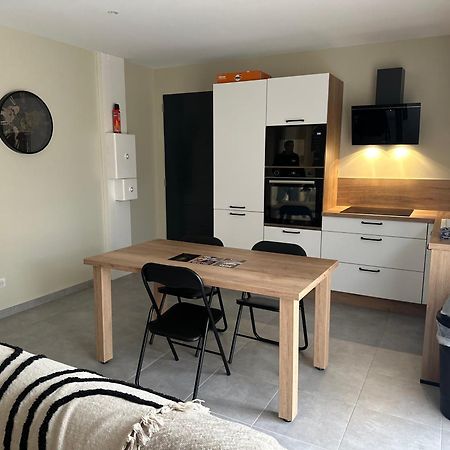 Maison T3 Dans Un Village Calme Saint-Mitre-les-Remparts Экстерьер фото