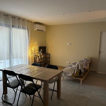 Maison T3 Dans Un Village Calme Saint-Mitre-les-Remparts Экстерьер фото