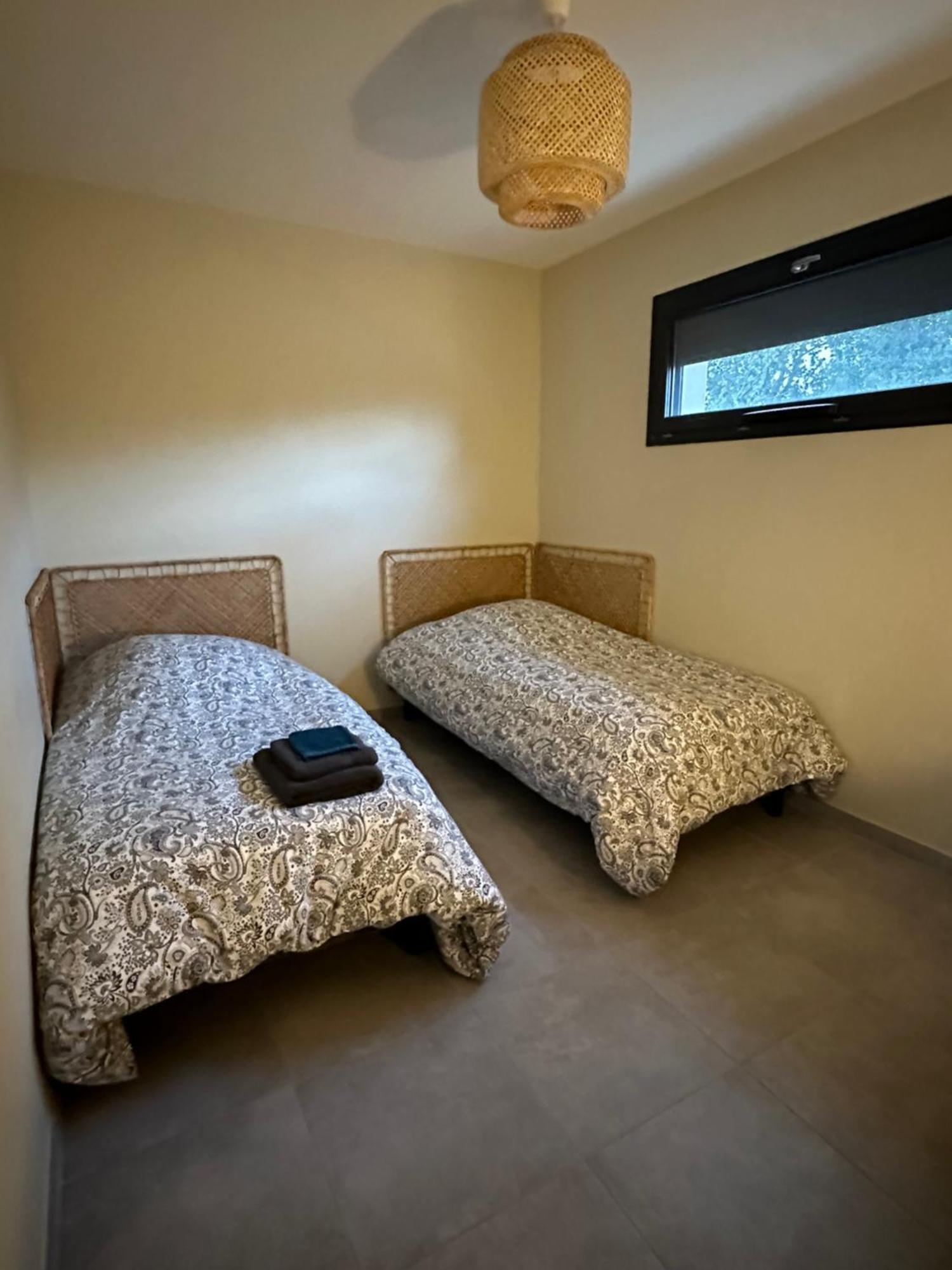 Maison T3 Dans Un Village Calme Saint-Mitre-les-Remparts Экстерьер фото