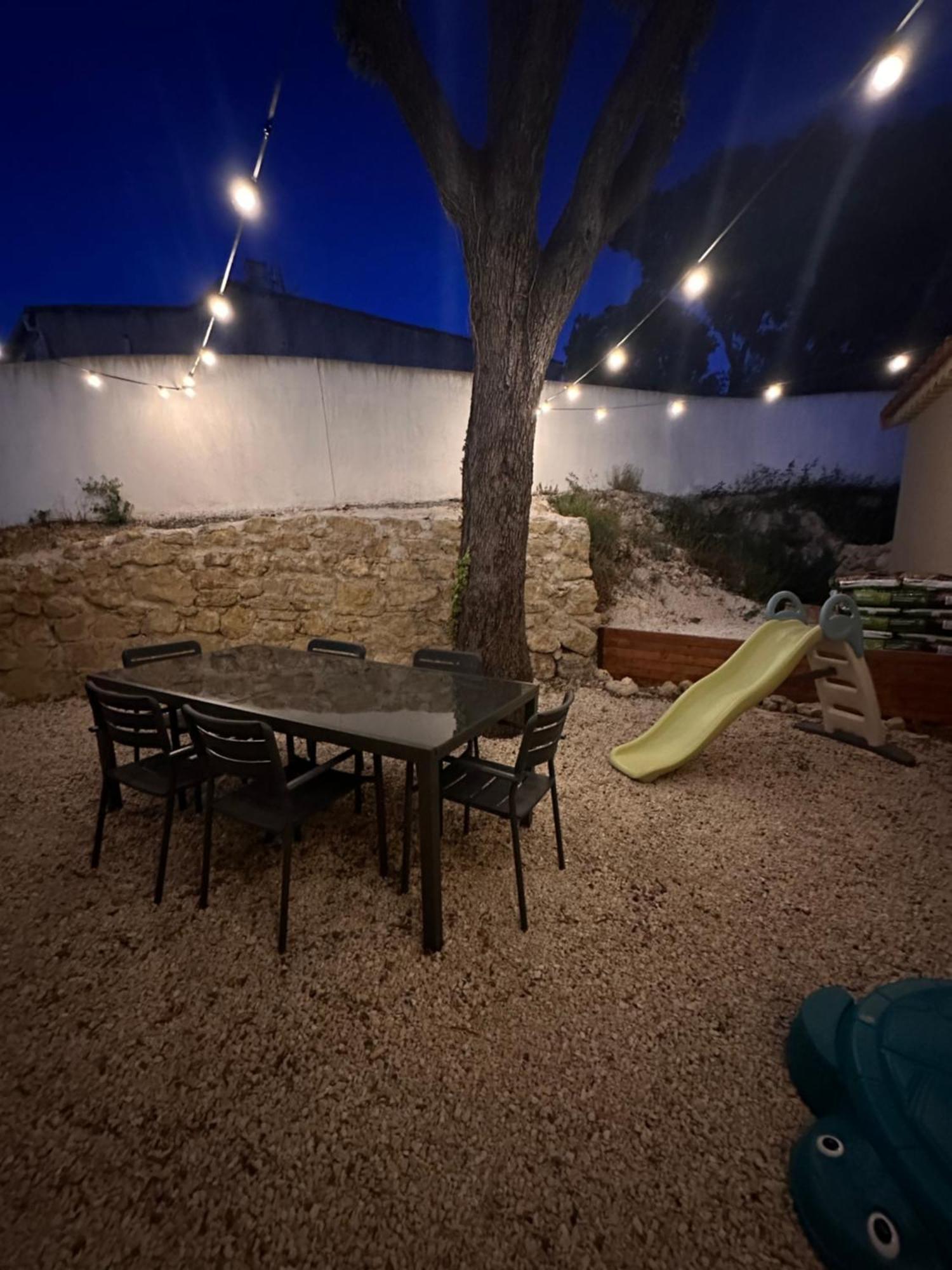 Maison T3 Dans Un Village Calme Saint-Mitre-les-Remparts Экстерьер фото