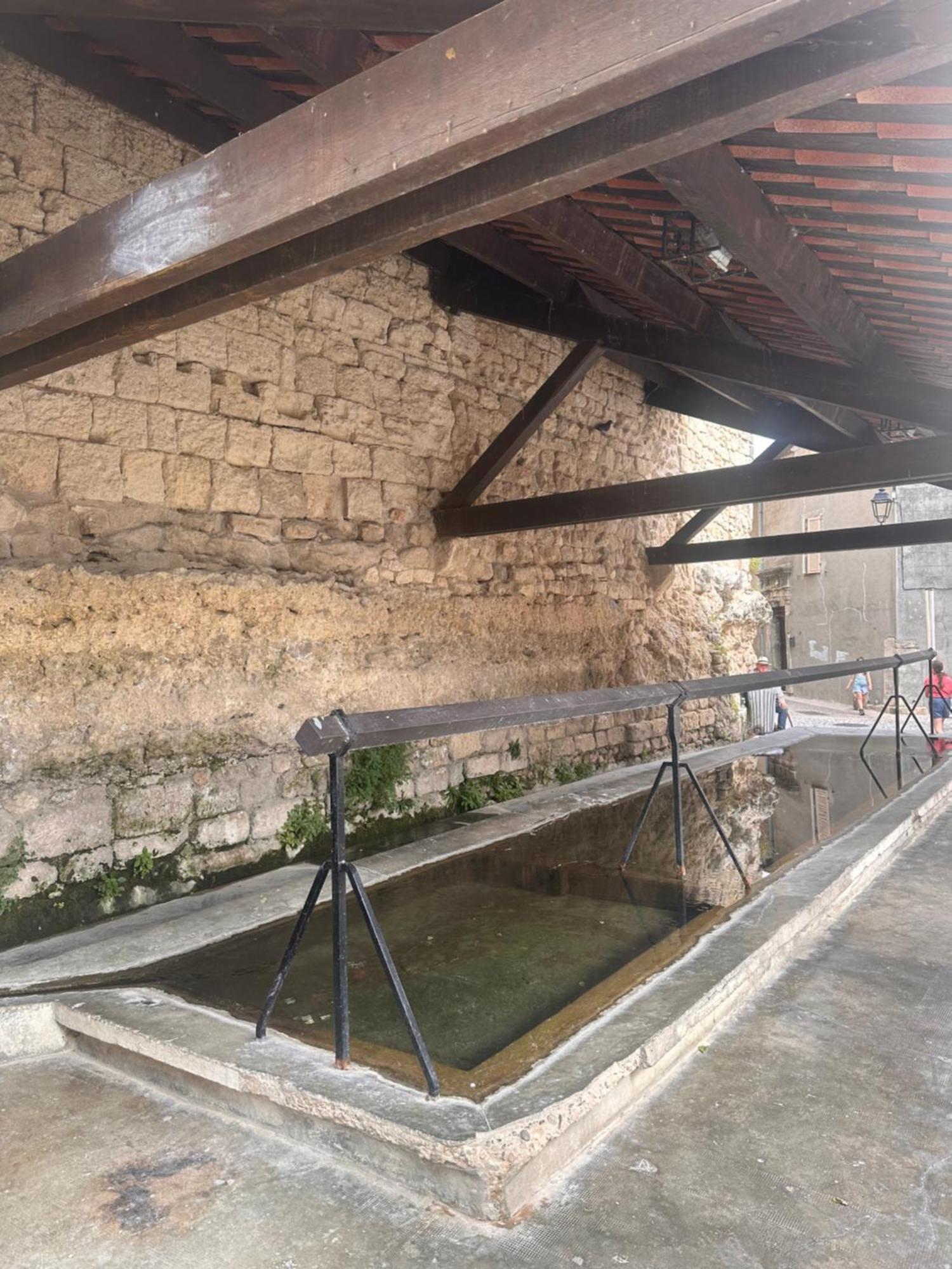 Maison T3 Dans Un Village Calme Saint-Mitre-les-Remparts Экстерьер фото