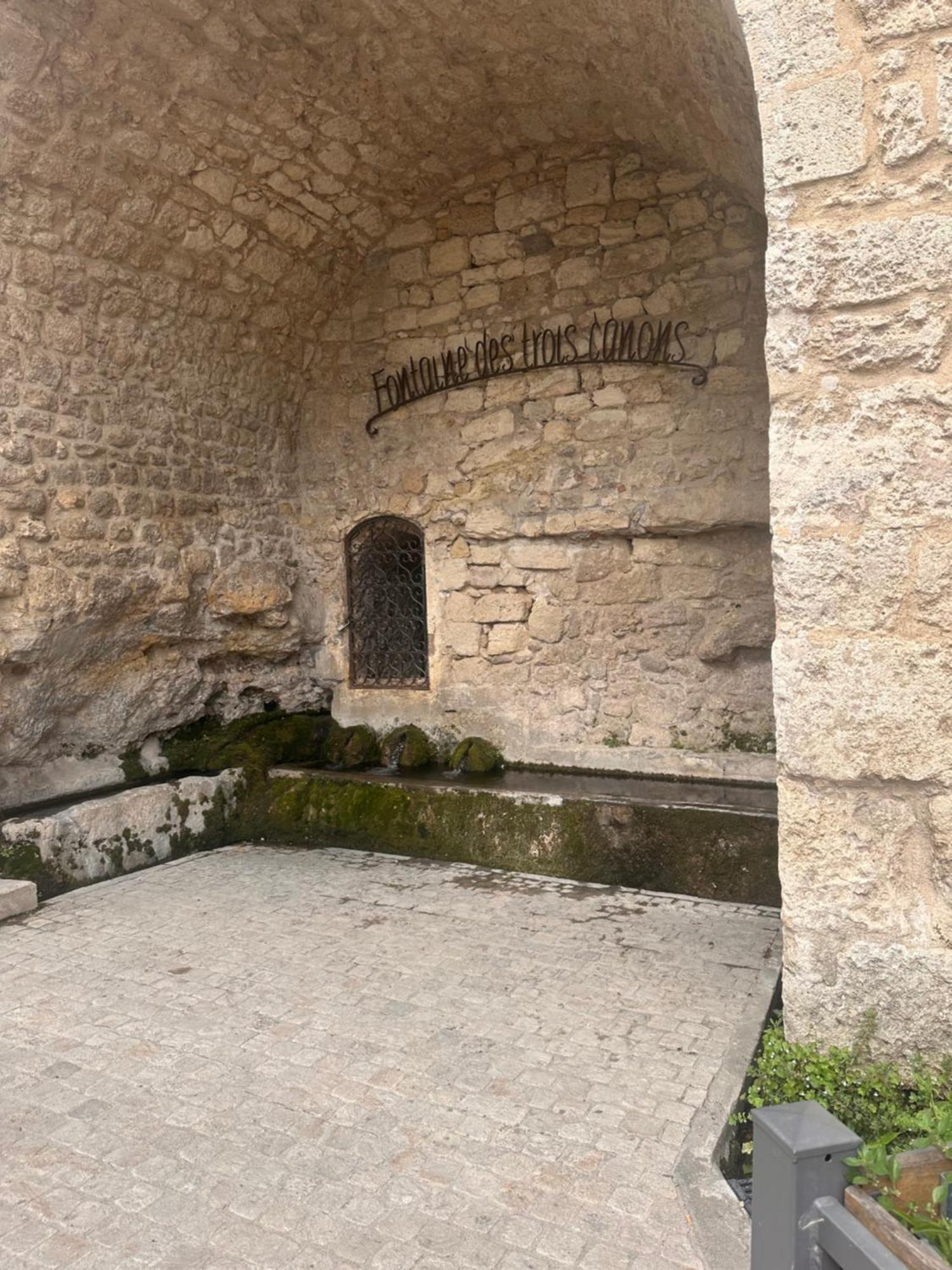 Maison T3 Dans Un Village Calme Saint-Mitre-les-Remparts Экстерьер фото